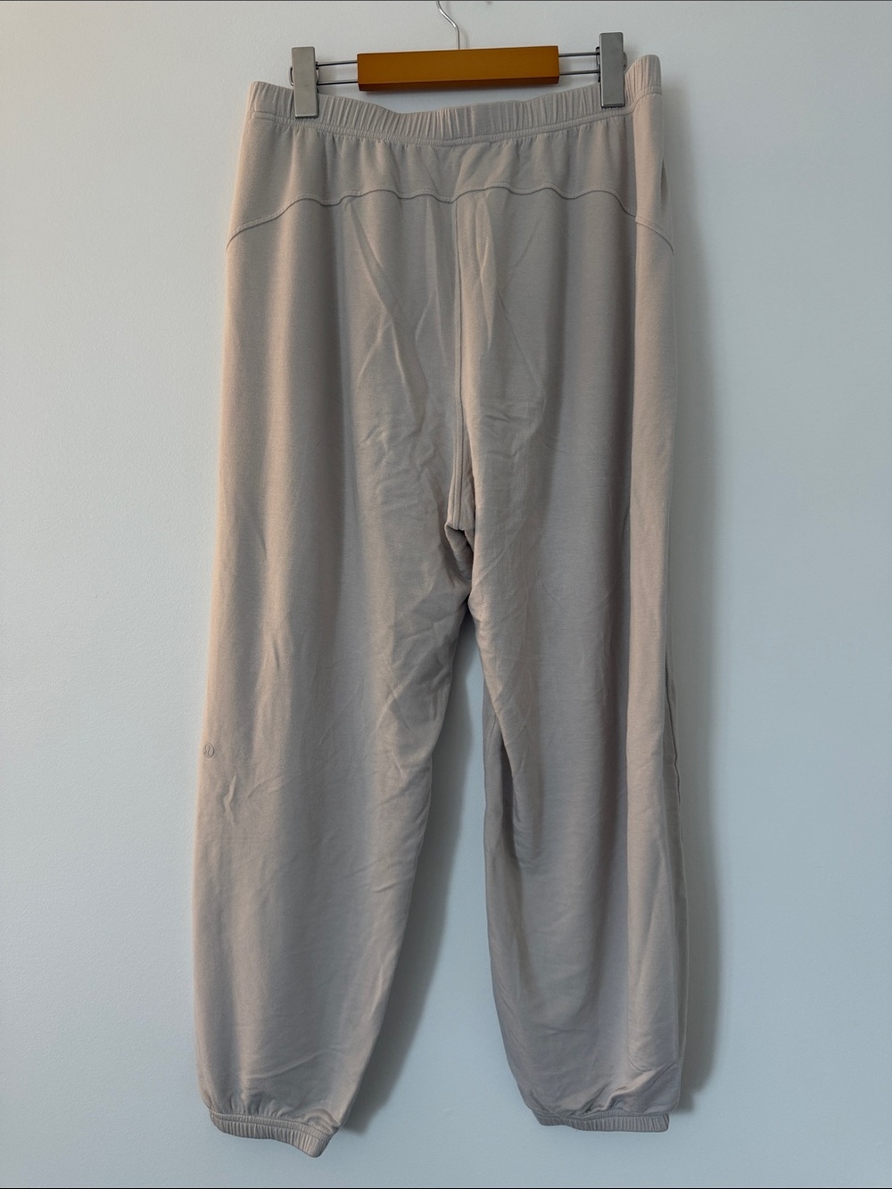 Lululemon BeCalm Mid Rise pants Medium - Picture 6 of 7
